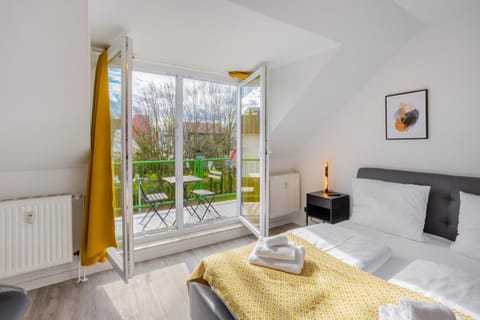 Bed, View (from property/room), Balcony/Terrace, Living room, Bedroom
