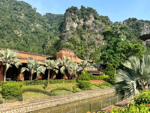 Nearby landmark, Natural landscape, Garden view, Mountain view