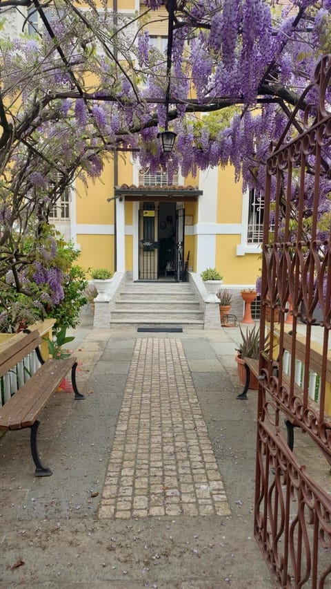 Facade/entrance, Spring
