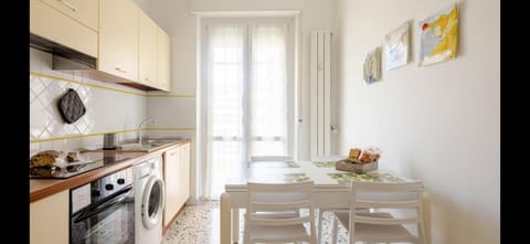 Property building, Kitchen or kitchenette, Living room