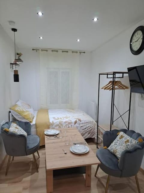 Sweet / Circuit 24h / Moto GP / Antares / Oasis - centre des expositions / Boulerie Jump Apartment in Le Mans