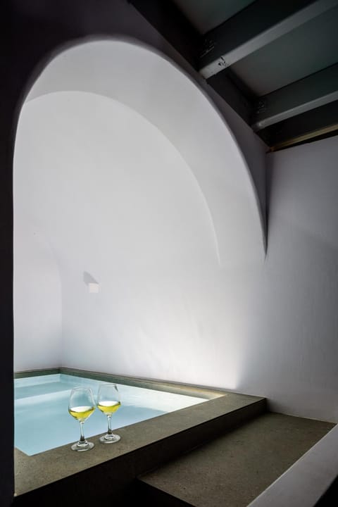 Lotus Suites Apartment in Thera