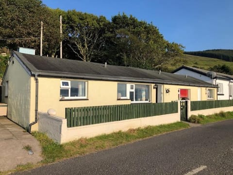 Pirnmill Home with a view Apartment in England