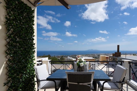 Central SeaView Heven Apartment in Fira Santorini Apartment in Thera