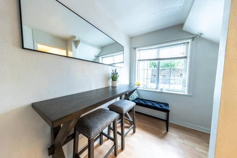 Quiet Home Near SFO with Backyard / BBQ Apartment in San Bruno