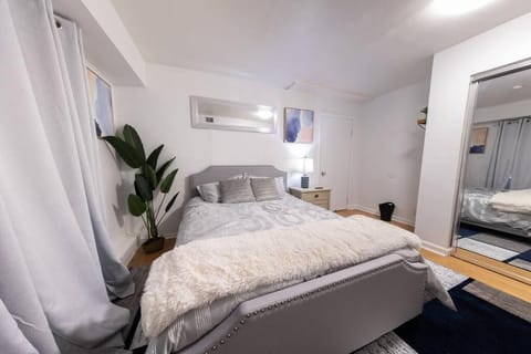 Quiet Home Near SFO with Backyard / BBQ Apartment in San Bruno