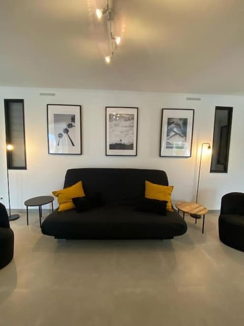 Rez de jardin vue mer Apartment in Marseille