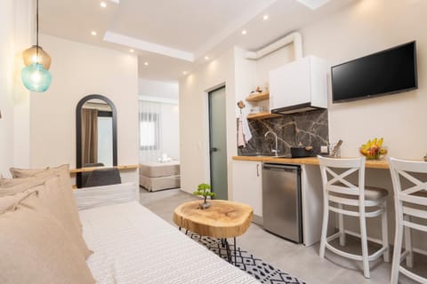 TV and multimedia, Kitchen or kitchenette, Decorative detail, Seating area, Dining area