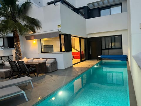 Garden, Swimming pool