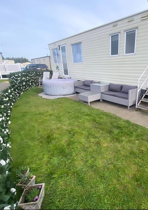 Coastal caravan retreat Campground/
RV Resort in Clacton-on-Sea