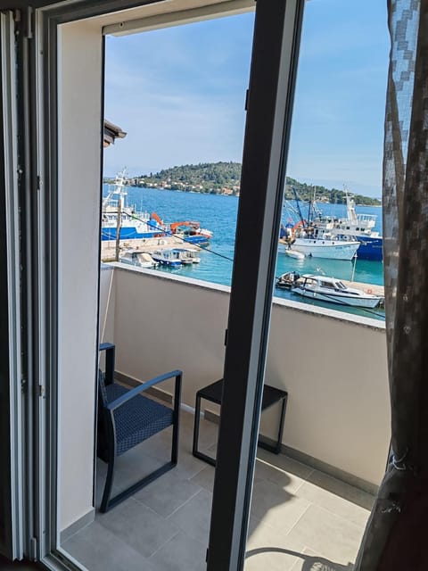 Patio, Day, Natural landscape, Activities, View (from property/room), Balcony/Terrace, Dining area, Sea view