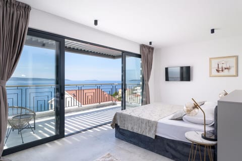 Luxury Villa Adriatica-*Heated Pool-Sauna-Jacuzzi* Villa in Okrug Gornji