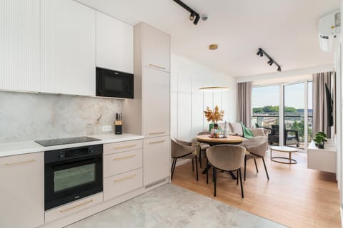 APARTAMENT DELUX KASPROWICZA 20C PRYWATNY Parking Basen Sauna oraz Siłownia W Cenie Apartment in West Pomeranian Voivodeship, Poland