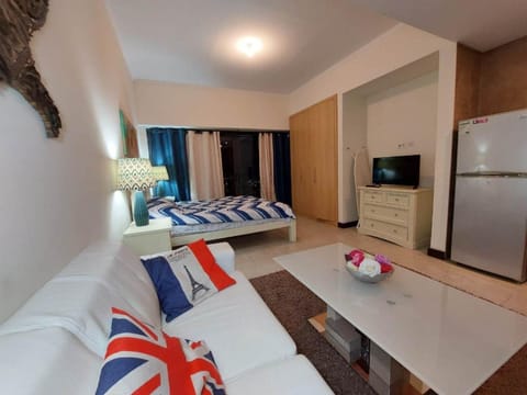 Bed, TV and multimedia, Photo of the whole room, Bedroom, wardrobe