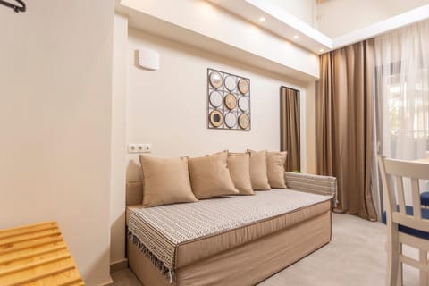 Living room, Decorative detail, Seating area, internet