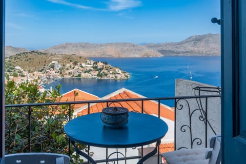 Property building, Patio, Nearby landmark, Day, Natural landscape, View (from property/room), Balcony/Terrace, Dining area, Lake view, Mountain view, River view, Sea view