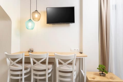 TV and multimedia, Dining area