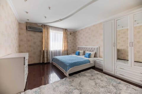 Bed, Bedroom, wardrobe, air conditioner