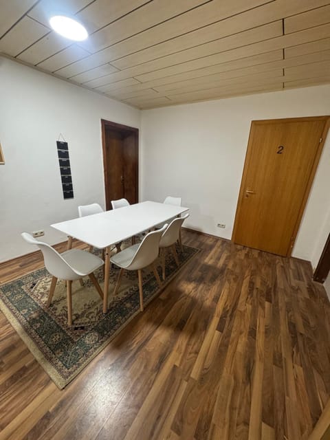 Seating area, Dining area