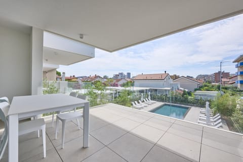 View (from property/room), Balcony/Terrace, Swimming pool