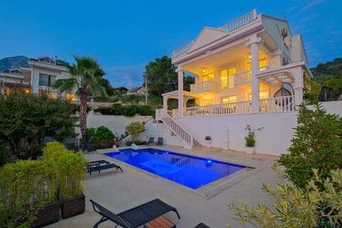 Property building, Night, Garden, Garden view, Pool view, Swimming pool