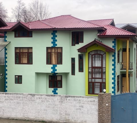 Property building, Day