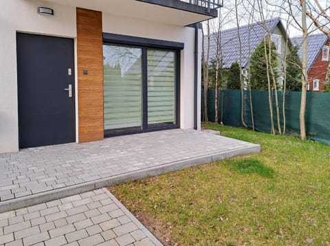 Property building, Spring, Day, Garden, Garden view