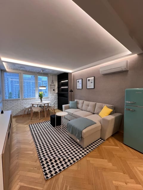 Living room, Photo of the whole room