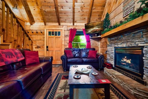 The Rustic Rooster House in Sevierville