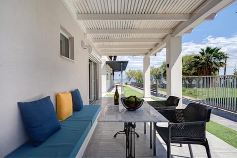 View (from property/room), Balcony/Terrace
