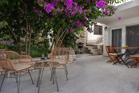 BBQ facilities, Balcony/Terrace