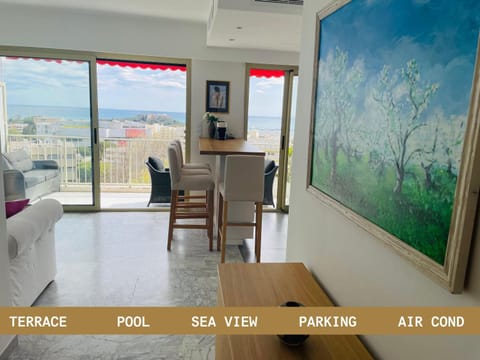 Balcony/Terrace, Living room, Seating area, Sea view, Sea view, Parking, air conditioner
