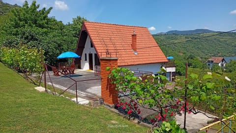 Property building, Balcony/Terrace, Balcony/Terrace