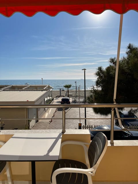 Day, View (from property/room), Balcony/Terrace, Seating area, Sea view