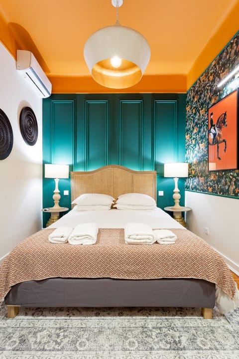 Photo of the whole room, Bedroom, air conditioner