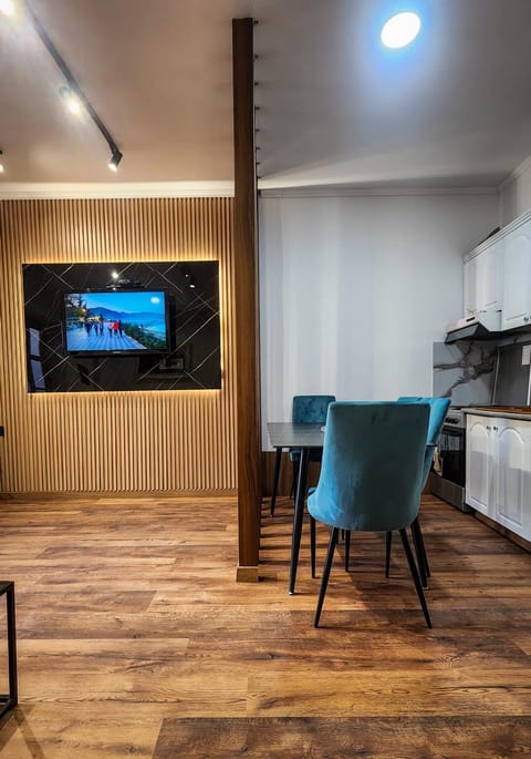 TV and multimedia, Kitchen or kitchenette, Living room, Dining area