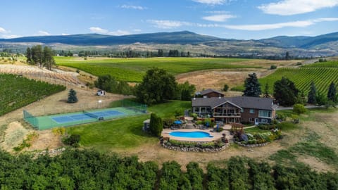 Property building, Bird's eye view, Tennis court, Swimming pool