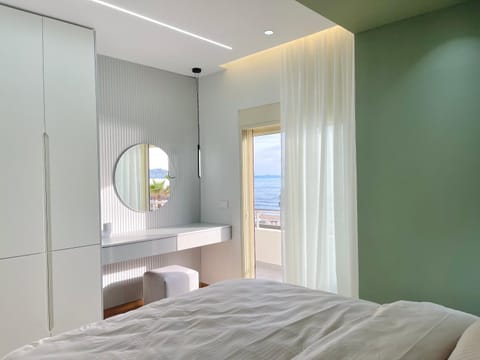 Natural landscape, Photo of the whole room, Bedroom, Sea view, wardrobe
