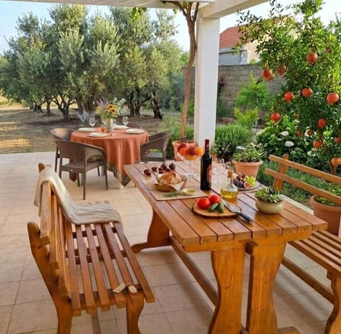 Patio, Garden, Balcony/Terrace, Seating area, Dining area, Garden view