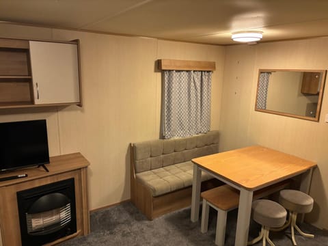 TV and multimedia, Dining area