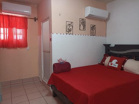 Bed, Photo of the whole room, Bedroom, air conditioner