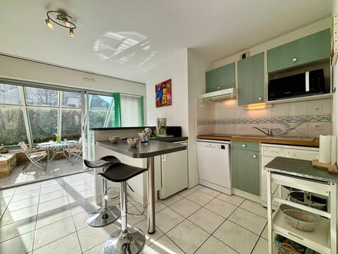 CARNAC Appt 2 pièces, 4 pers - 500m Plage, Parking, Animaux admis - FR-1-377-90 Apartment in Carnac