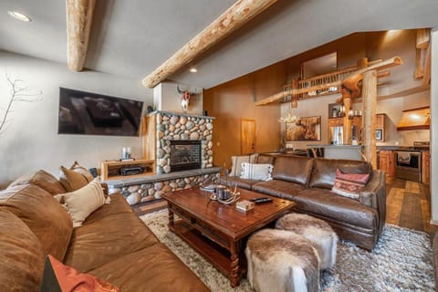 Beautiful Mountain Modern Home 4Bedroom Spa House in Whitefish