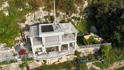 Villa Gabizza villa singola con jacuzzi privata Villa in Malcesine