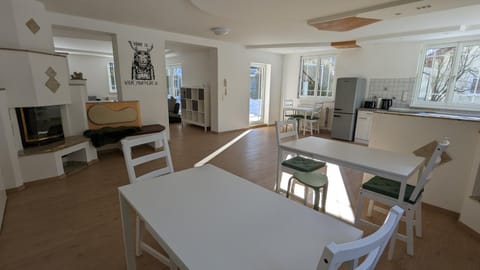 Communal lounge/ TV room, Seating area, Dining area