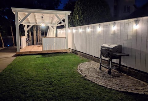 Patio, BBQ facilities, Garden