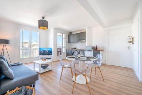 TV and multimedia, Kitchen or kitchenette, Living room, locker, minibar, pet friendly, washing machine