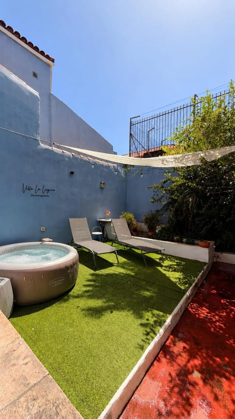 Patio, Summer, Garden, Hot Tub, Balcony/Terrace, sunbed