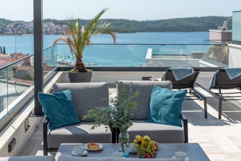 View (from property/room), Balcony/Terrace, Sea view
