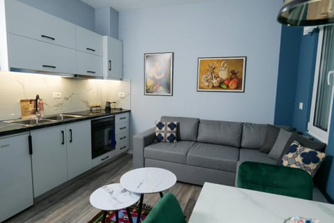 Kitchen or kitchenette, Seating area, Dining area, pet friendly